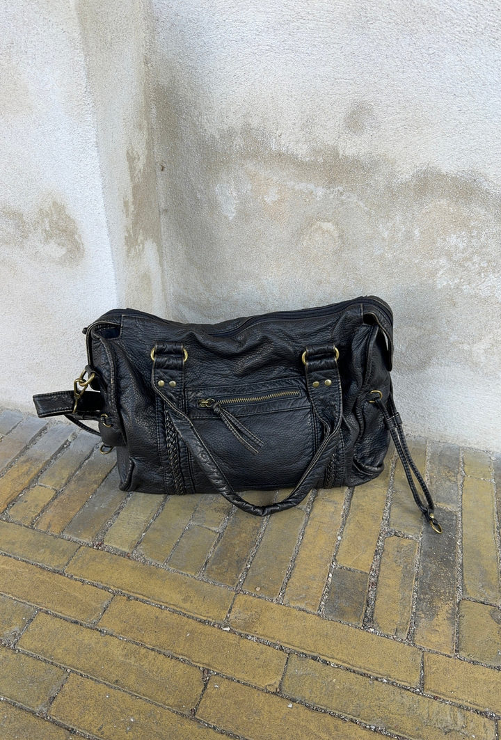 Natália - Mala com bolsos e fecho