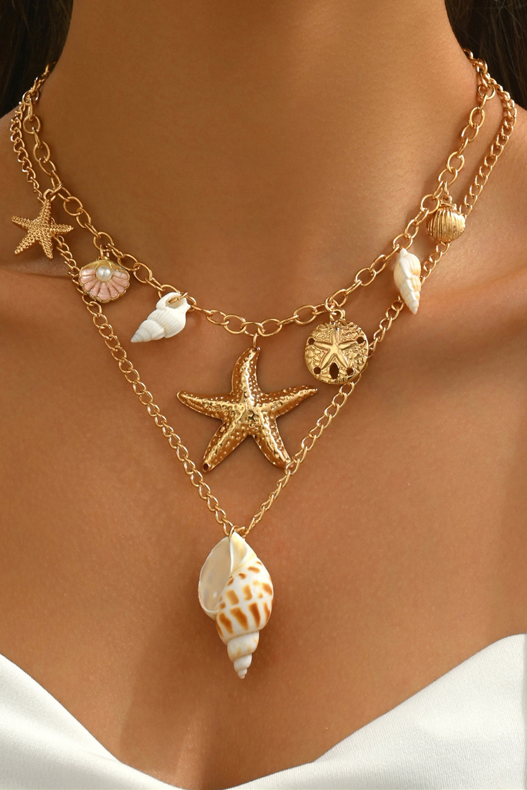 Colar Metálico com Pingente de Concha de Estrela-do-Mar