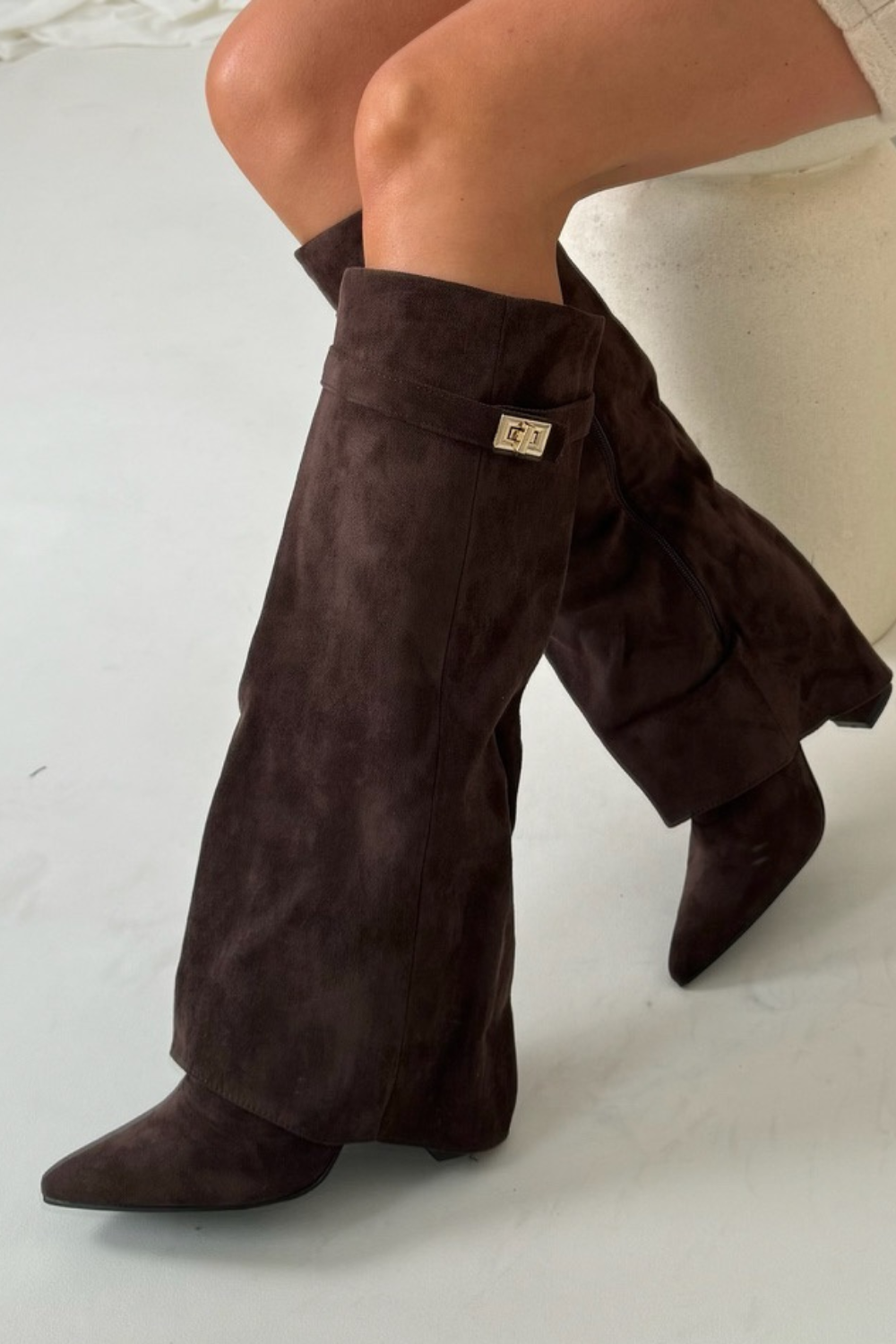 Adriana - Botas de camurça sintética com detalhe dobrável