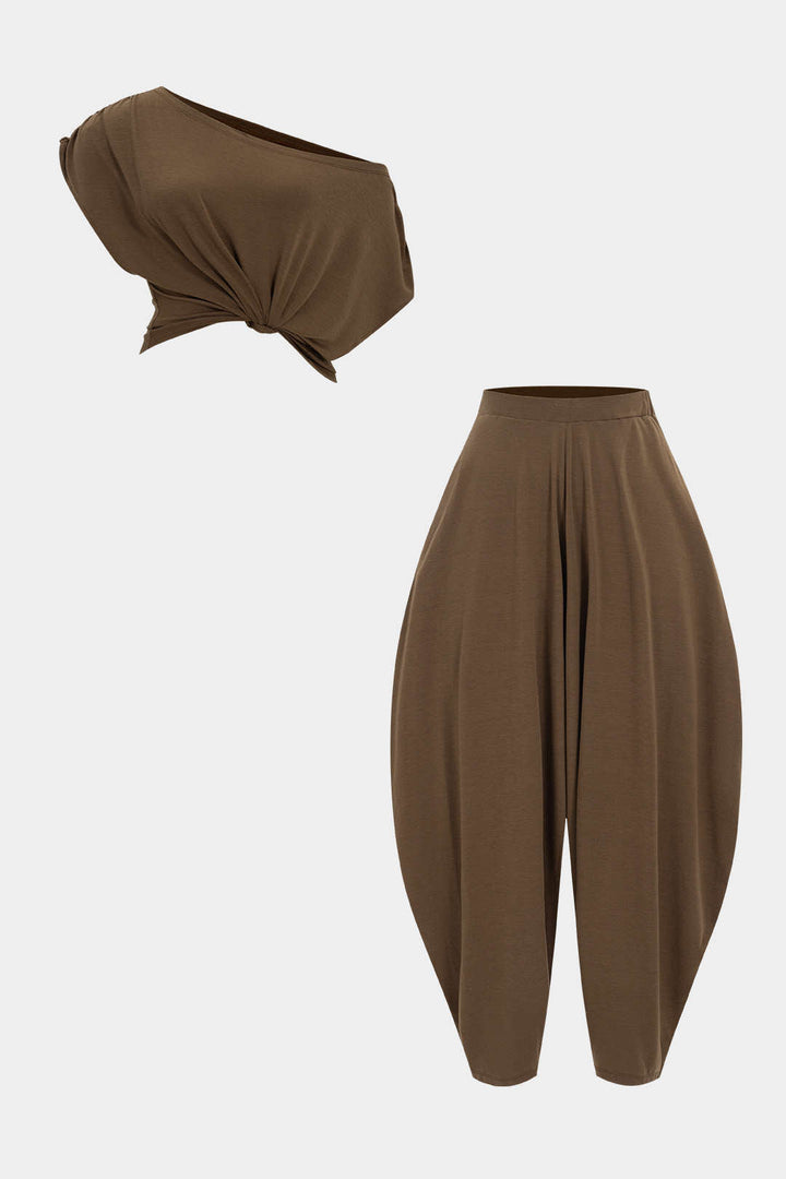 Paula - Conjunto de Top Assimétrico com Calças Barrel