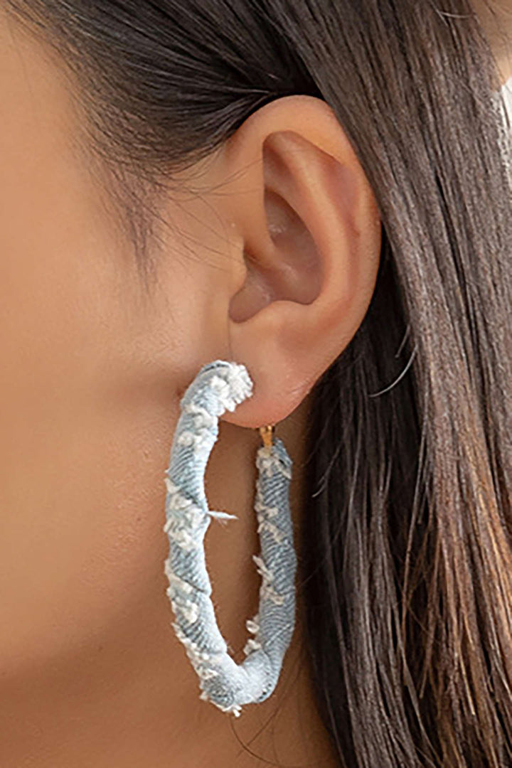 Brincos de Argola em Denim Estilo Desgastado
