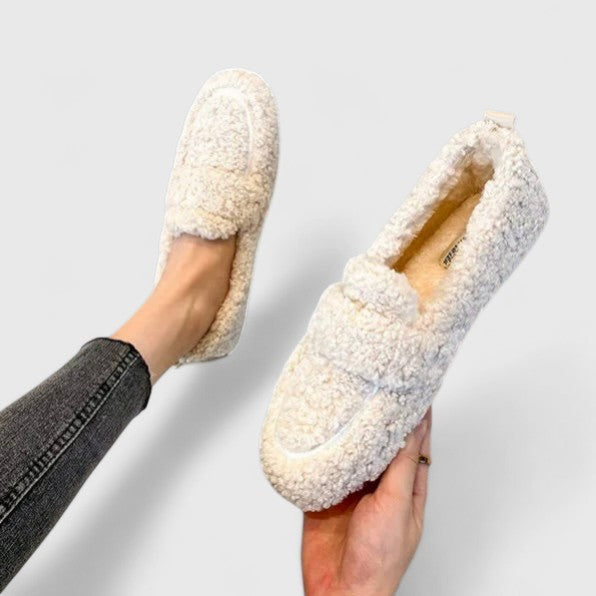 Amélia - Pantufas Elegantes e Confortáveis