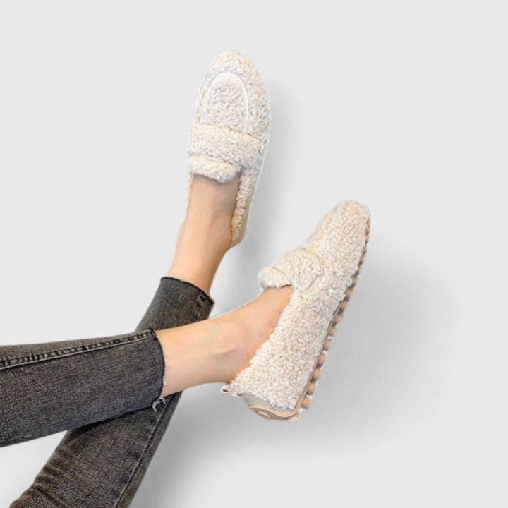 Amélia - Pantufas Elegantes e Confortáveis