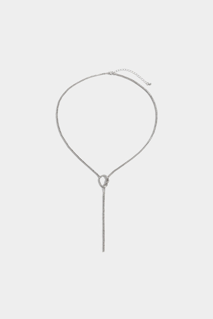 Colar com Detalhe de Nó em Metal