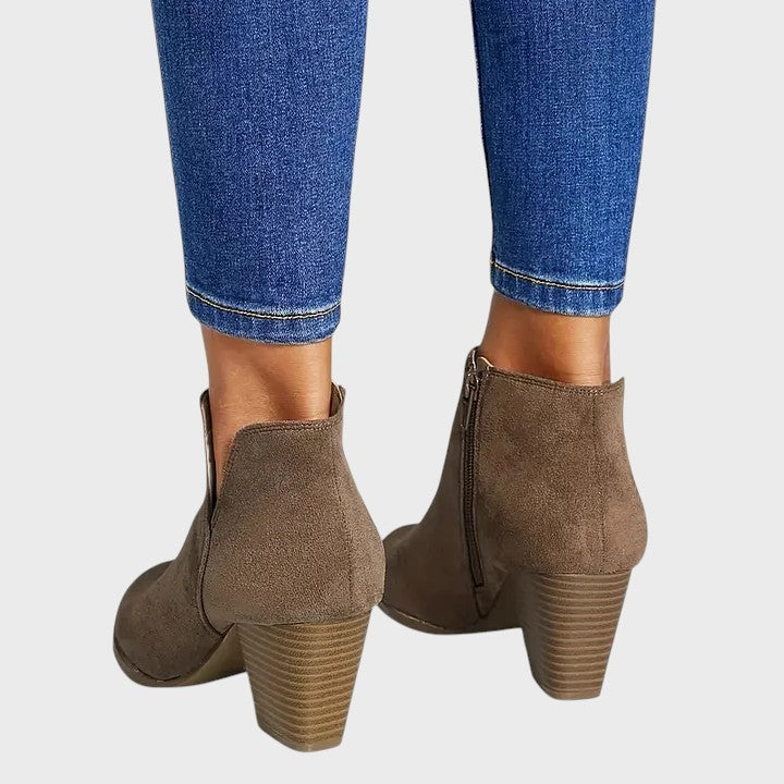 Alexandra - Botas Femininas de Cano Curto com Salto Grosso