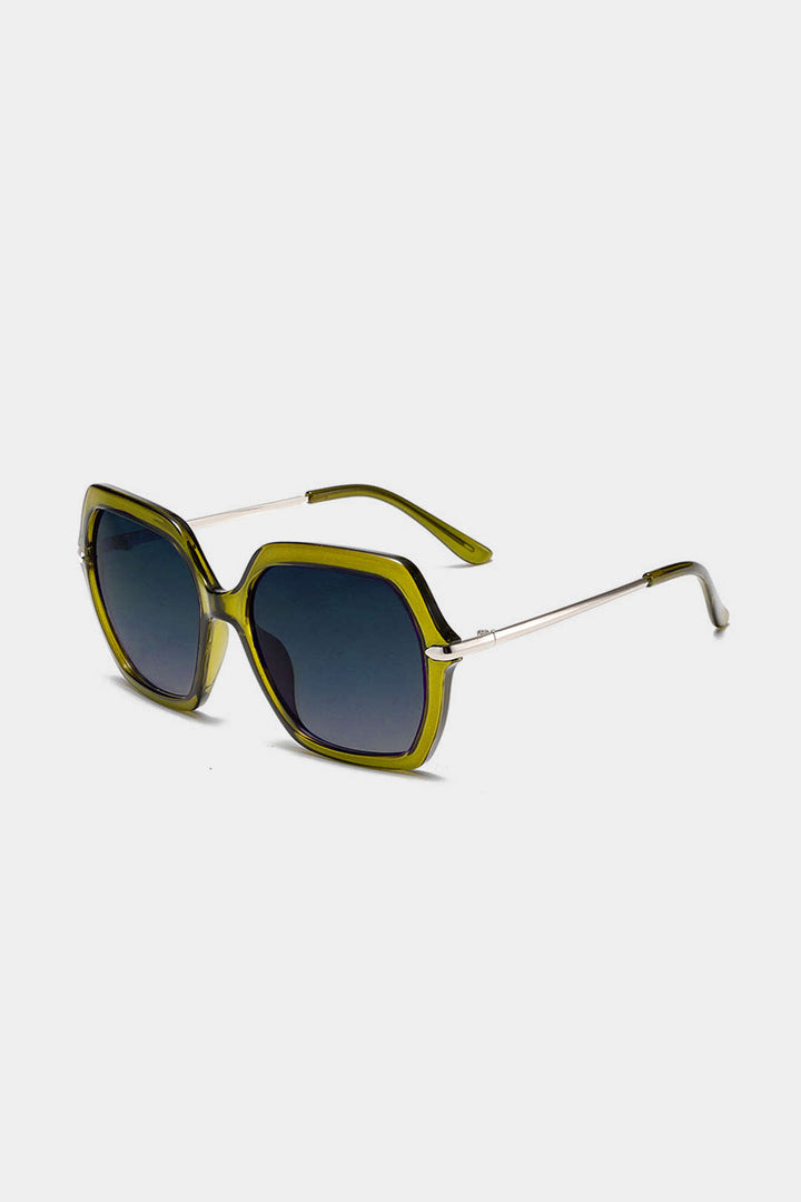 Iolanda - Óculos de Sol com Design Poligonal