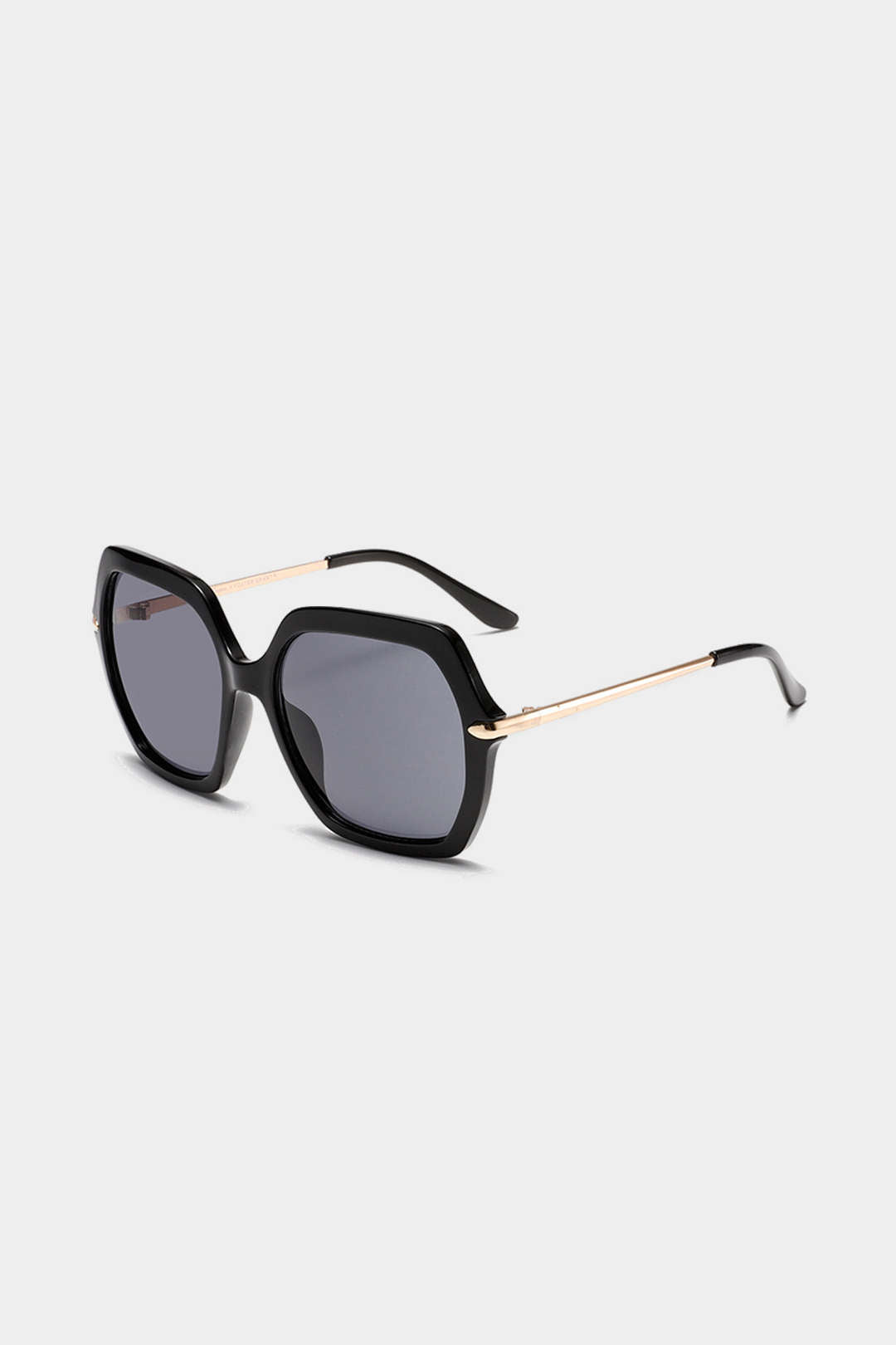Iolanda - Óculos de Sol com Design Poligonal